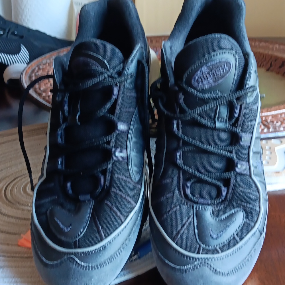 Man Tennies